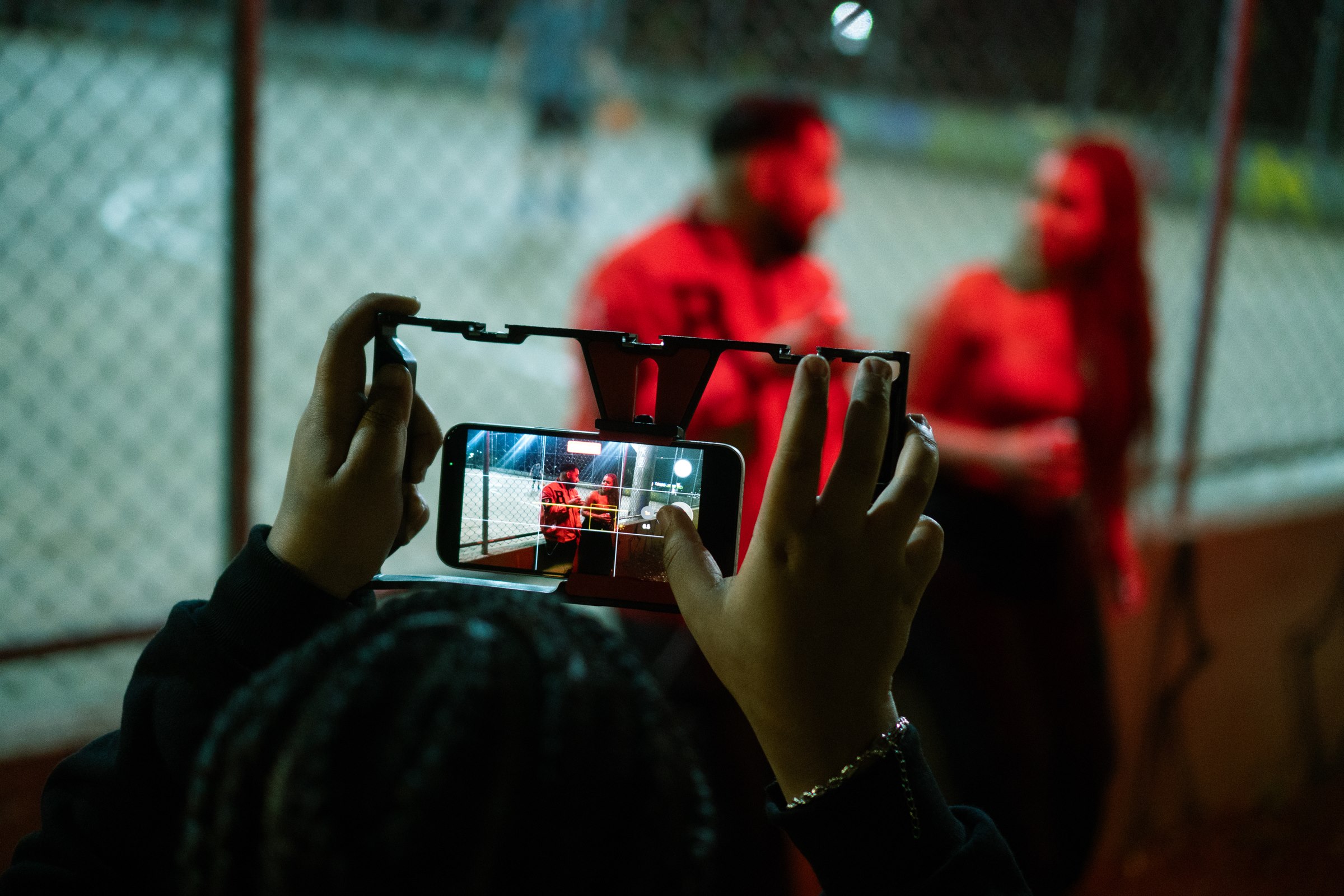 Equipe filmando Jay Hoo e a modelo durante a gravação de Erro Perfeito